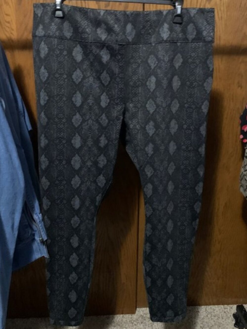 Used Hue reversable pants